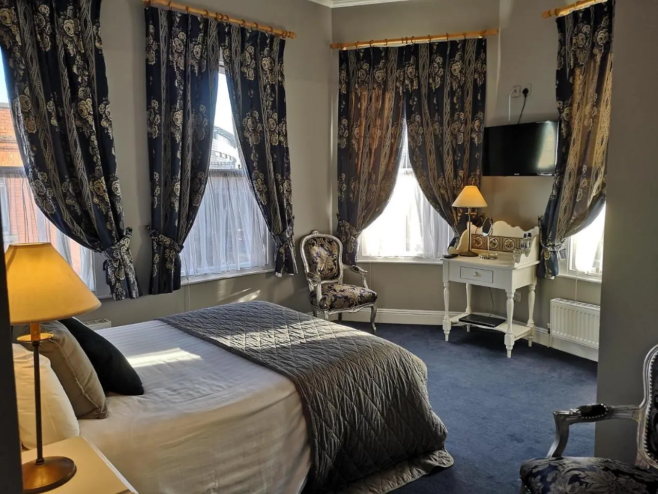 Guest house O'Neills Victorian Pub & Townhouse Hotel Dublin
